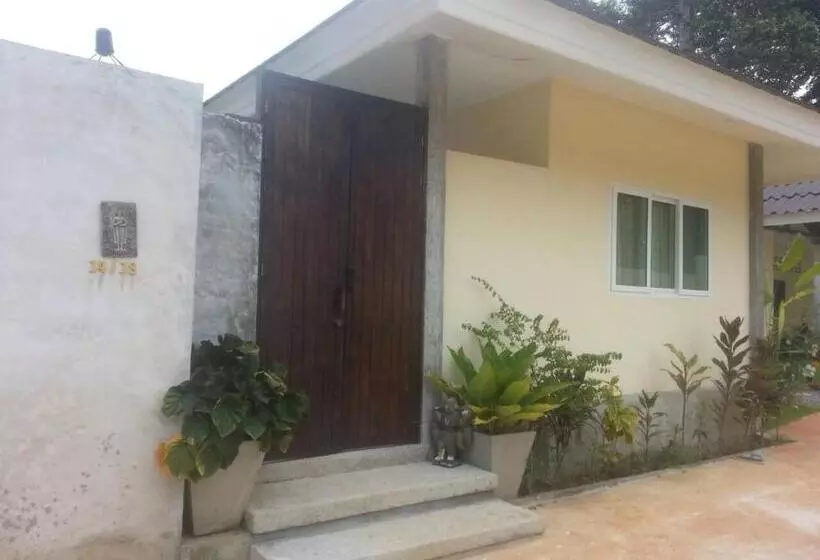 Hotelli Khanom Garden Suite