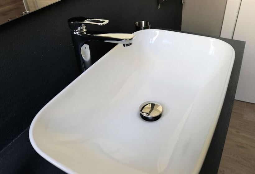 Bed and Breakfast Tomely's House