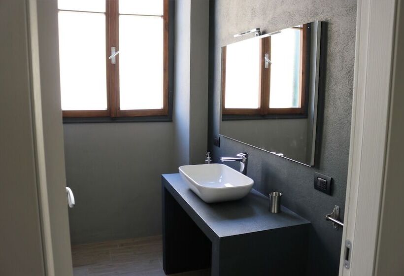 Bed and Breakfast Tomely's House