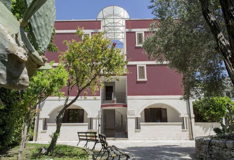 פונדק Residence Borgo Latino