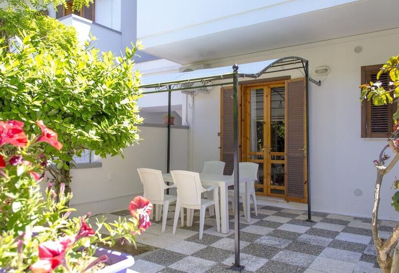 פונדק Residence Borgo Latino