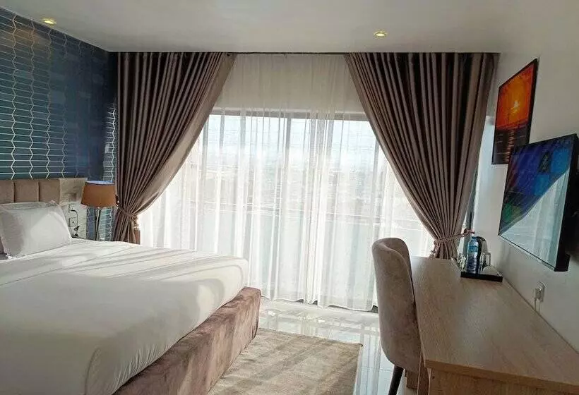 هتل Kakanfo Inn And Conference Centre