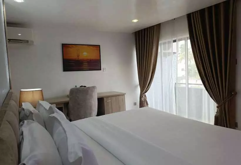 هتل Kakanfo Inn And Conference Centre