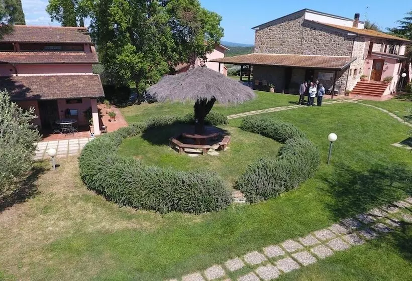 田舎風ホテル Agriturismo Poggio Corbello