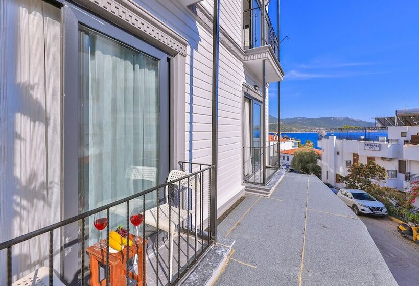 هتل White House Apart