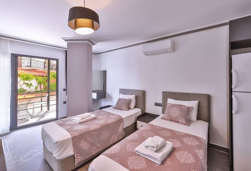 هتل White House Apart