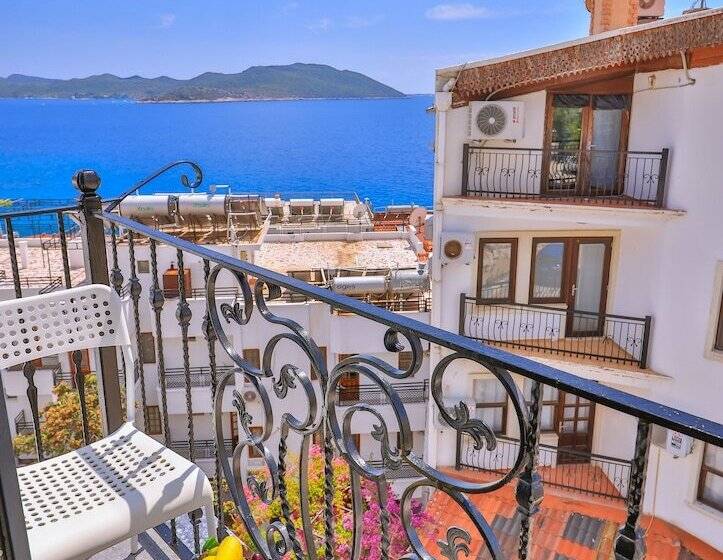 هتل White House Apart