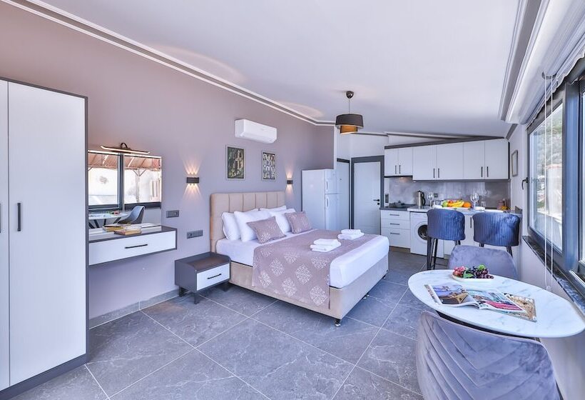 هتل White House Apart