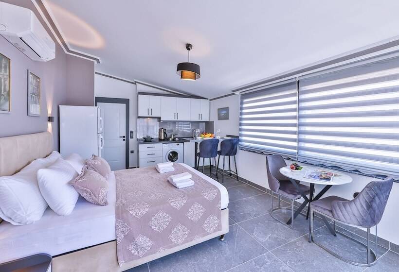 هتل White House Apart