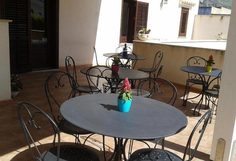 Mariposa Bed And Breakfast