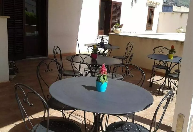 Mariposa Bed And Breakfast