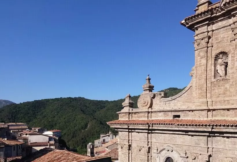 Aamiaismajoitus (B&B) La Dimora Della Zarina