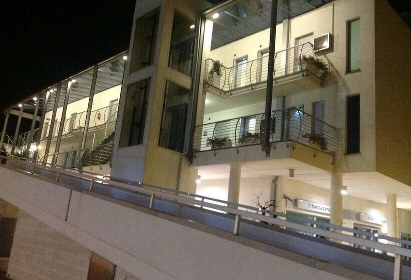 فندق فئة نجمة واحدة Bed & Business