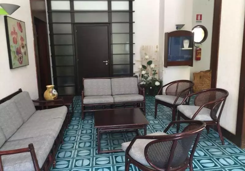 Hostelli Mediterraneo