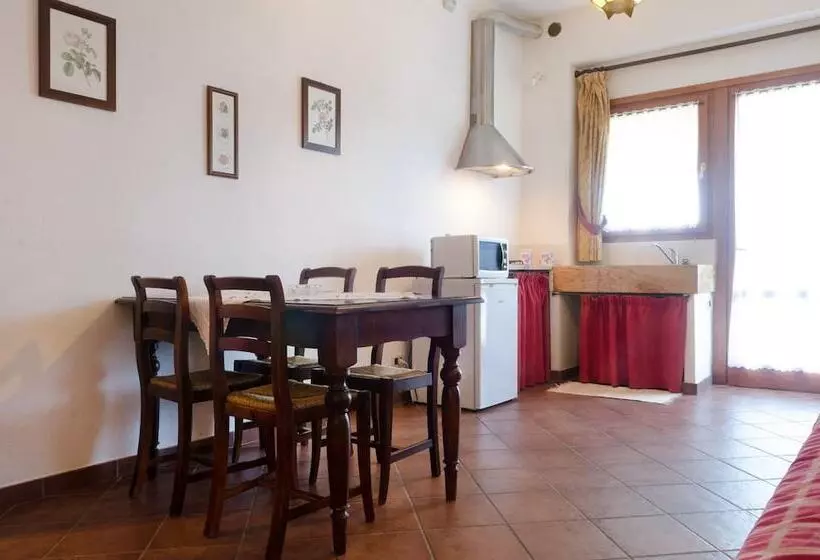 Maaseutuhotelli Agriturismo Pavone