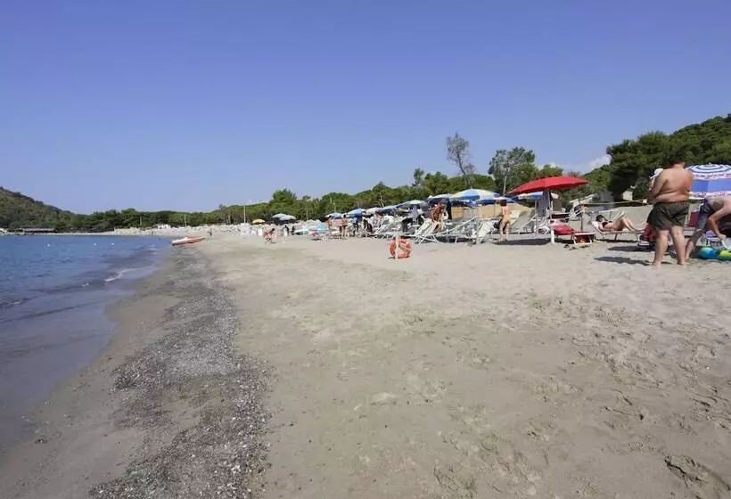 Hotelli Villaggio Residence Torre Saracena   Campsite