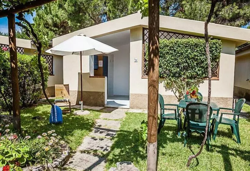 Hotelli Villaggio Residence Torre Saracena   Campsite