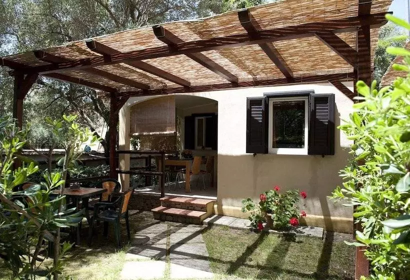 Hotelli Villaggio Residence Torre Saracena   Campsite