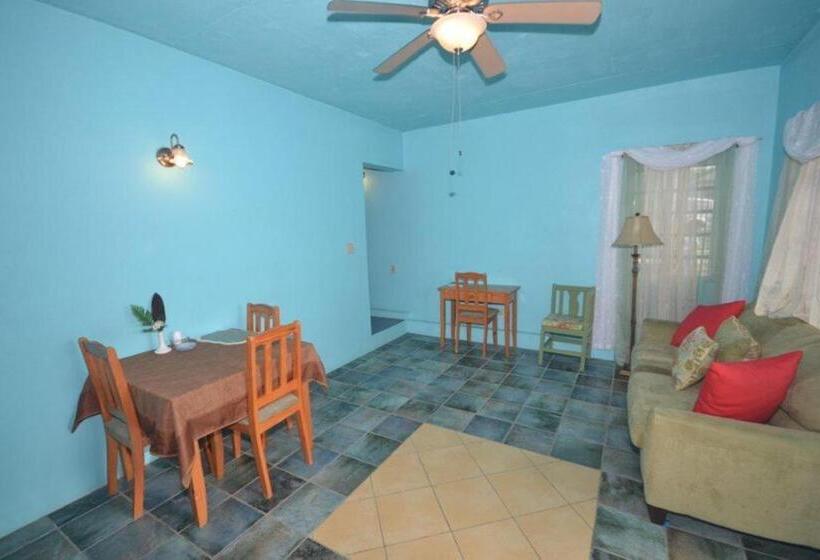 Lamblion Holiday Apartment