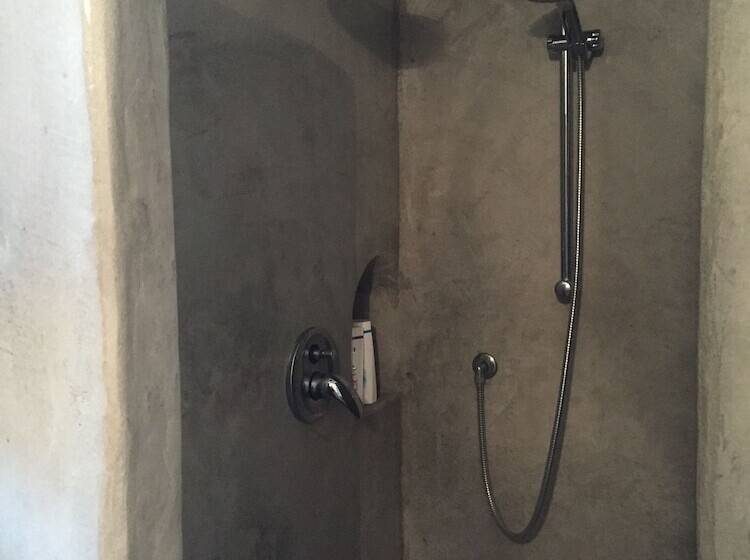 פנסיון I Dammusini Di Pantelleria