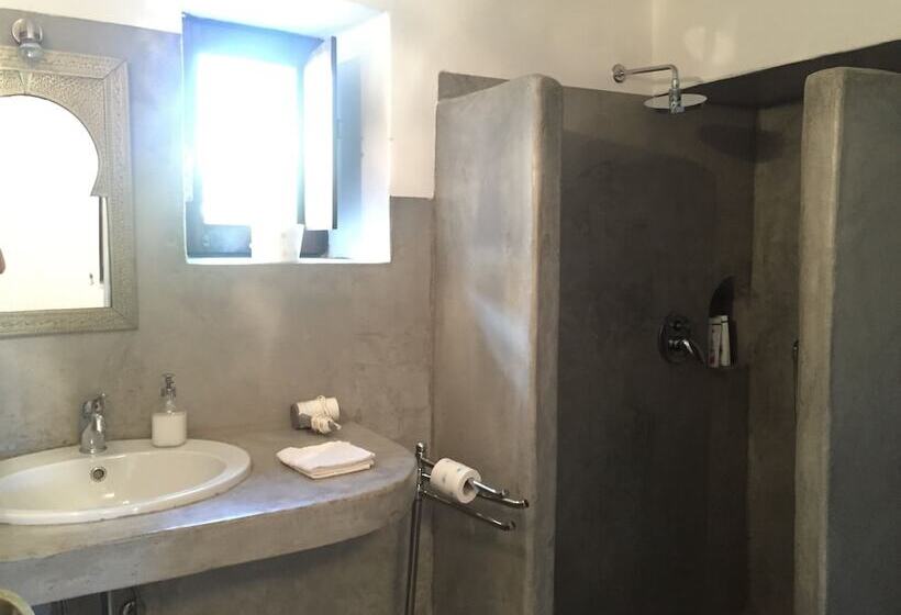 פנסיון I Dammusini Di Pantelleria