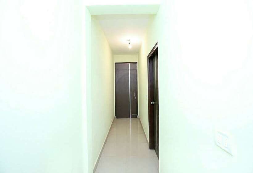 ペンション Sandal Homestay By Oyo Rooms