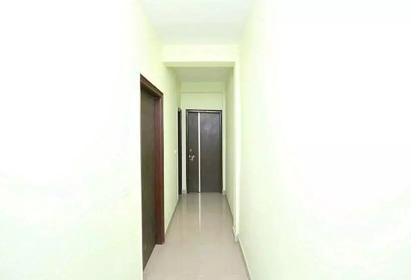 پانسیون Sandal Homestay By Oyo Rooms