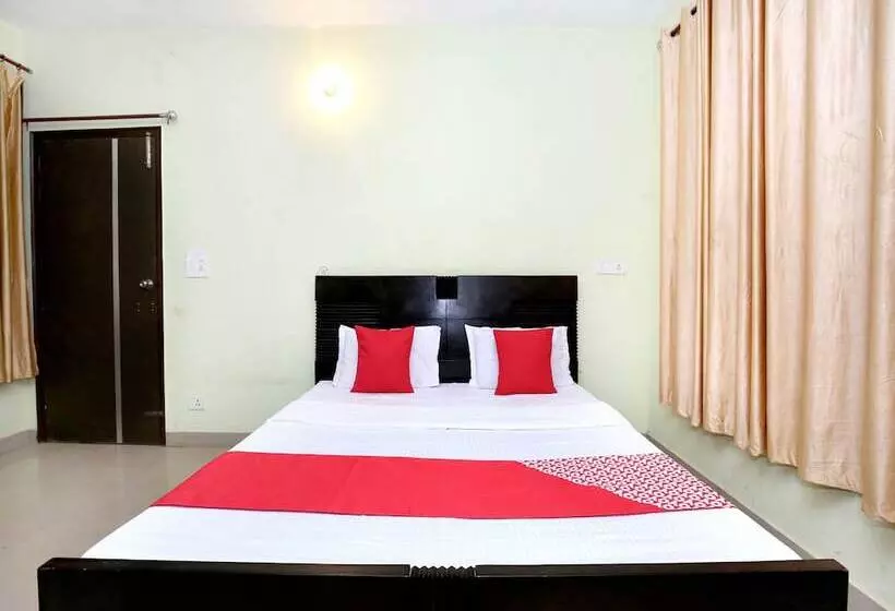 پانسیون Sandal Homestay By Oyo Rooms