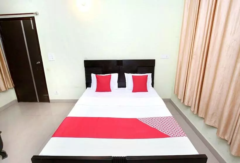 پانسیون Sandal Homestay By Oyo Rooms