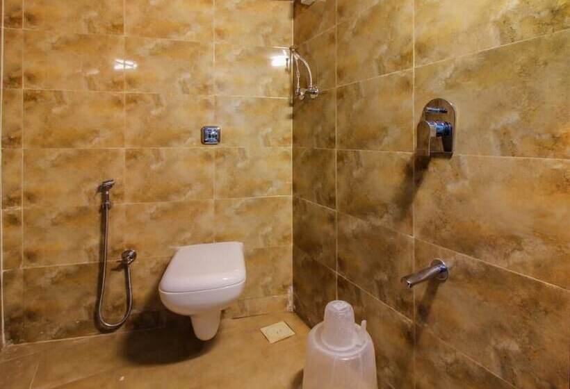 Seven Hills Dormitory   Hostel