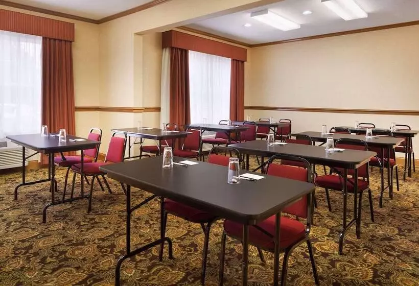 호텔 Country Inn & Suites By Radisson, Macedonia, Oh