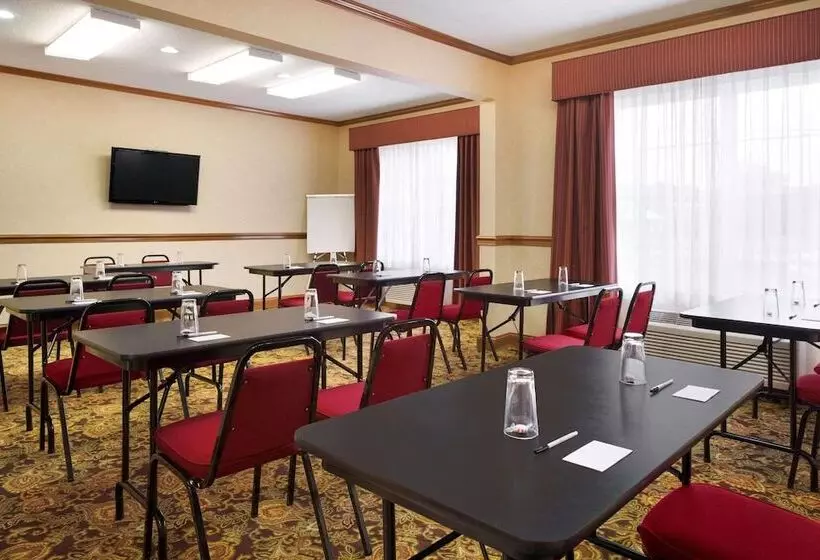 호텔 Country Inn & Suites By Radisson, Macedonia, Oh