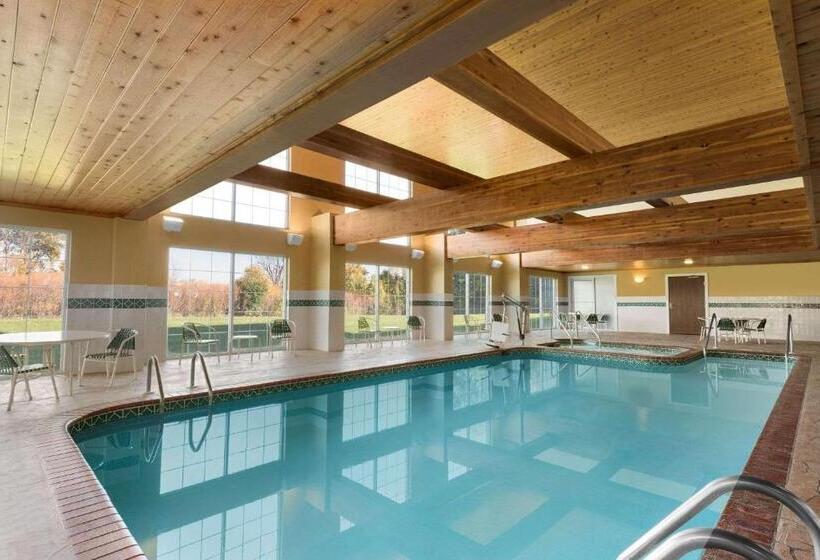 فندق Country Inn & Suites By Radisson, Milwaukee Airport, Wi
