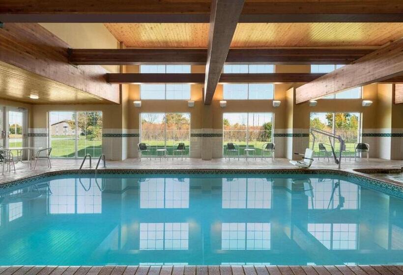 فندق Country Inn & Suites By Radisson, Milwaukee Airport, Wi