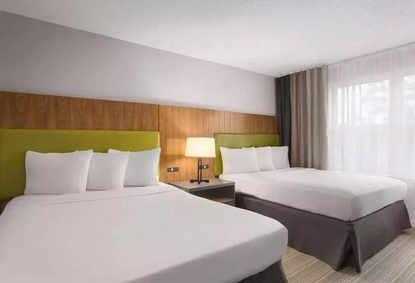 Отель Summerville Park Inn