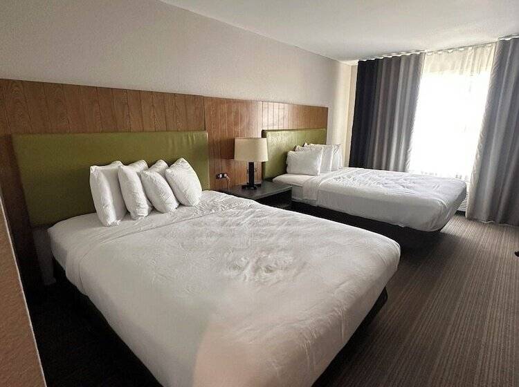 فندق Summerville Park Inn