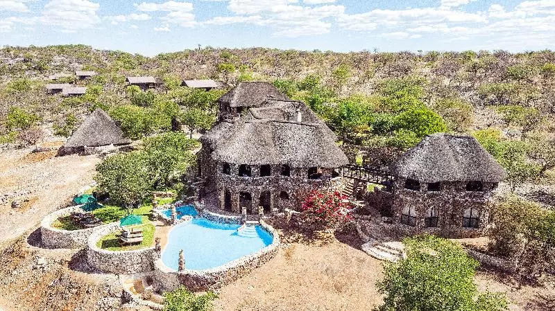 Отель Eagle Tented Lodge & Spa Etosha