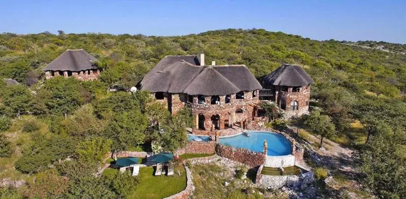 Отель Eagle Tented Lodge & Spa Etosha