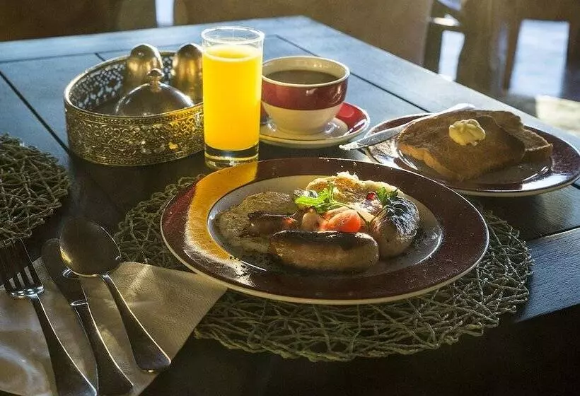 Отель Eagle Tented Lodge & Spa Etosha