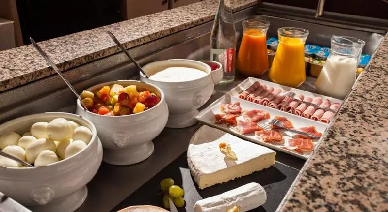 Hotel Logis Vignes Blanches Hôtel Cosy Et Restaurant De Terroir