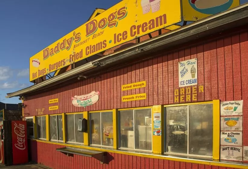 فندق Nantasket Beach Resort