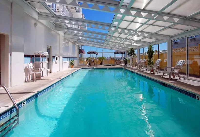 فندق Nantasket Beach Resort