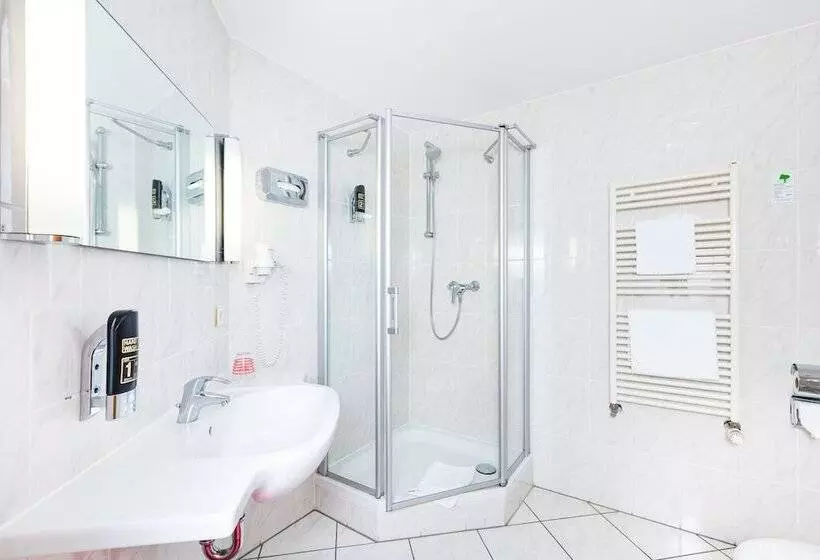 בית מלון כפרי Servatius