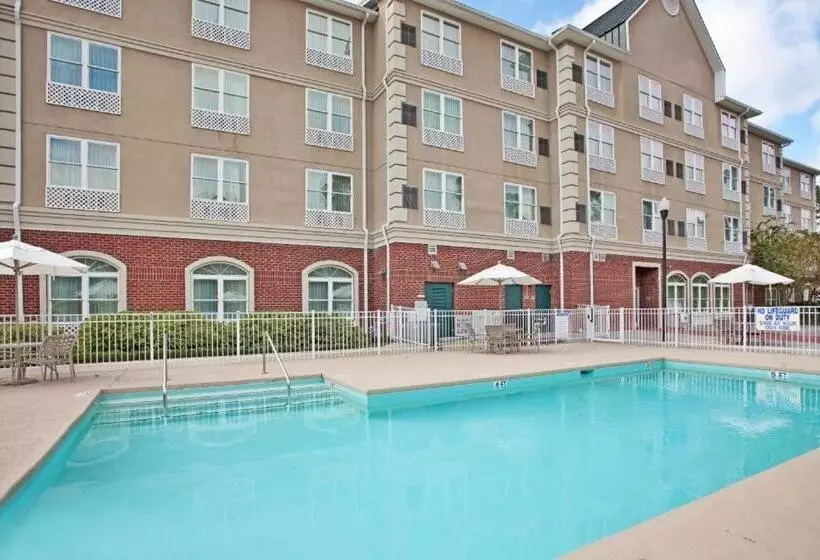 Отель Summerville Park Inn