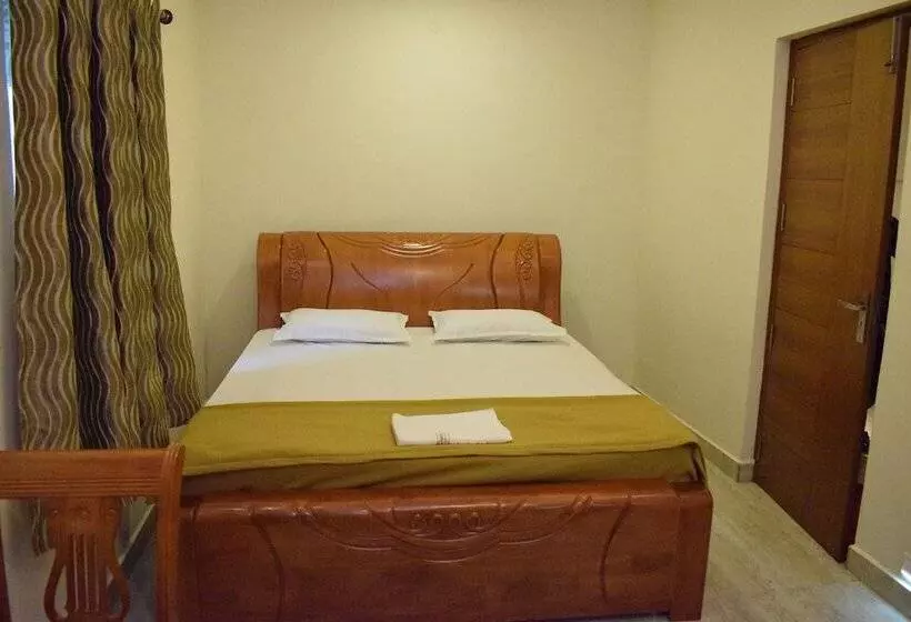 هتل Sri Kavimany Residency, Near Auro Beach