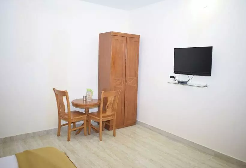 هتل Sri Kavimany Residency, Near Auro Beach