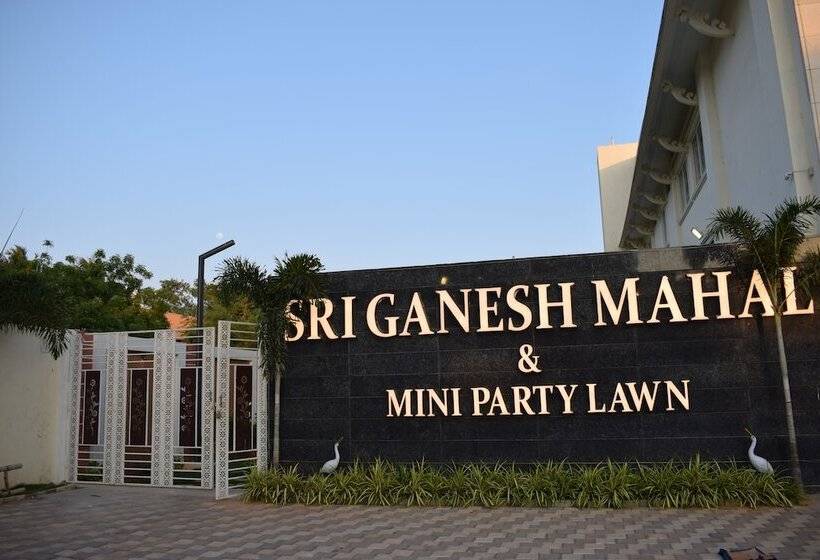 هتل Sri Kavimany Residency, Near Auro Beach