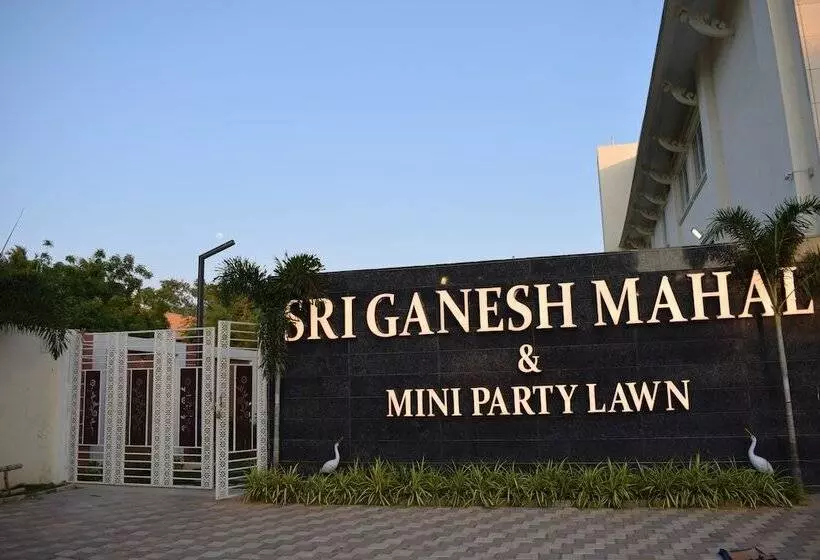 هتل Sri Kavimany Residency, Near Auro Beach