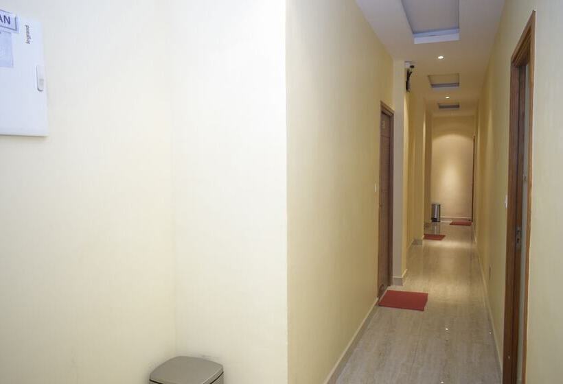 هتل Sri Kavimany Residency, Near Auro Beach