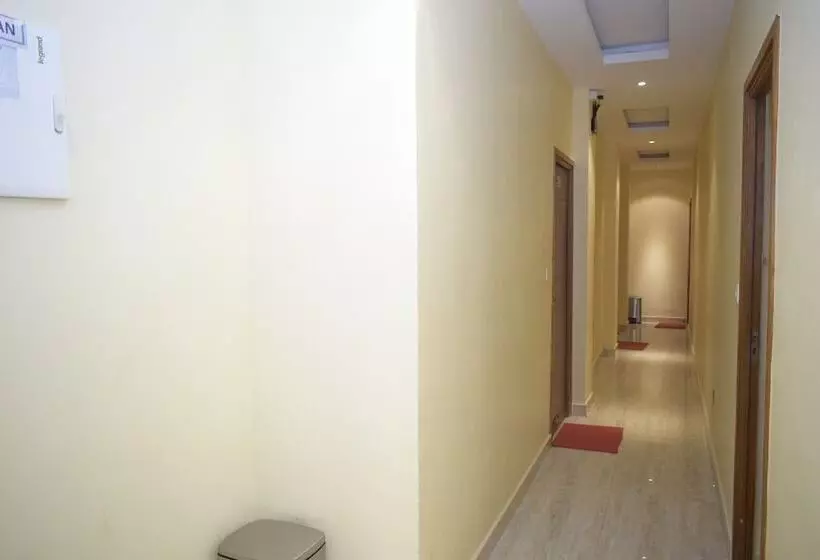 هتل Sri Kavimany Residency, Near Auro Beach